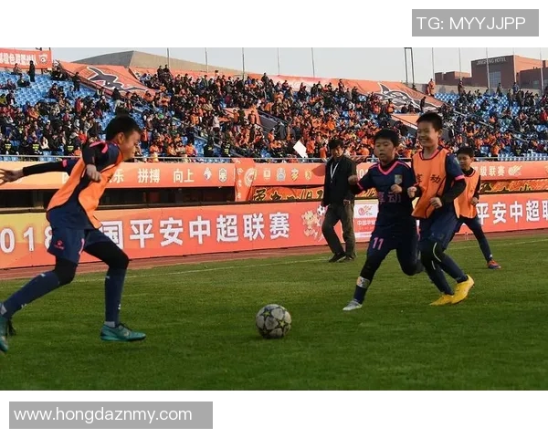 足球明星积极参与核酸检测活动展现社会责任感与健康意识